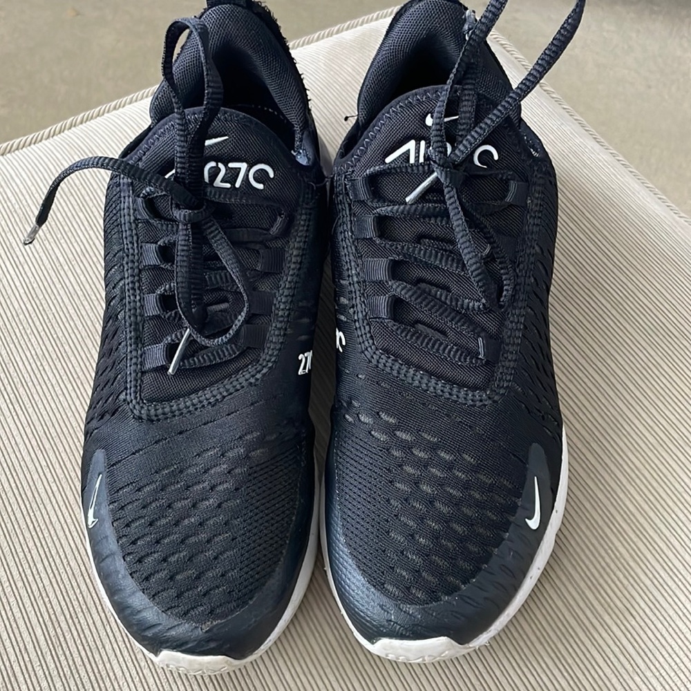 Nike 270 Black size 8